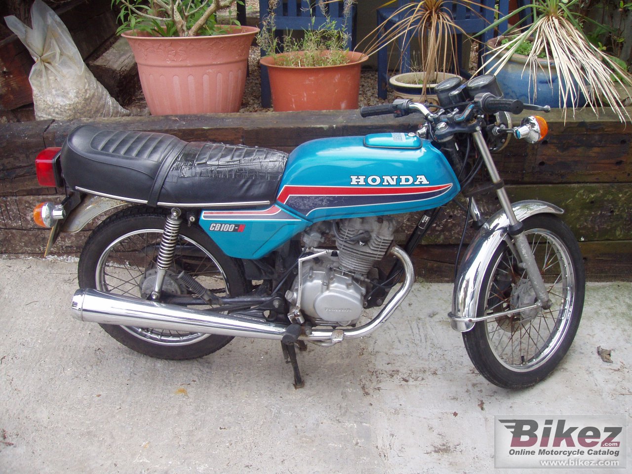 Big nymous user. cb 100 n picture and wallpaper from Bikez.com